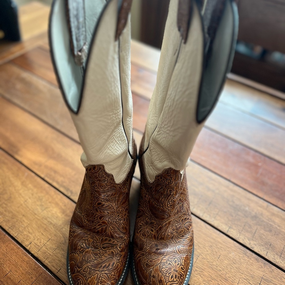 Olathe Boot Co. Two-Tone Brown Tooled Leather/White Cowgirl Heeled Boots Sz 7 - Picture 4 of 10